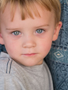 blue eyed child photo