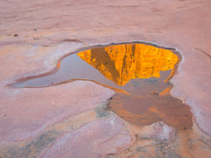 red rock reflection image