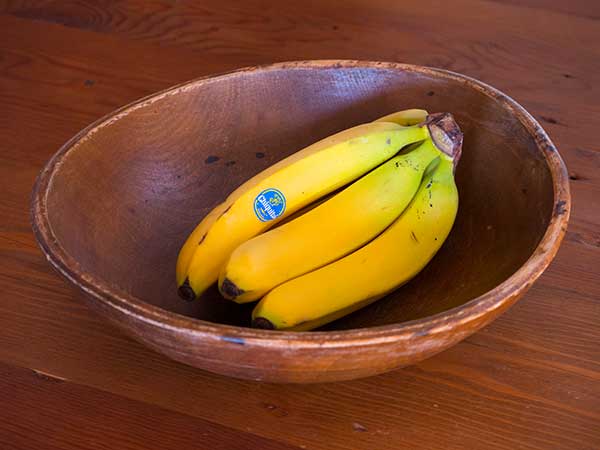bowl of bananas photo