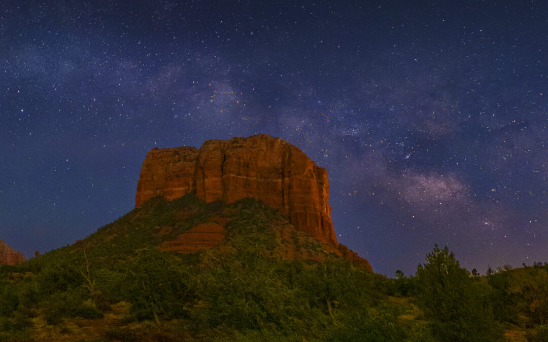 milky way over courthouse butte sedona arizona